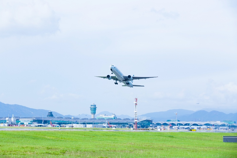 香港國際機場首次獲標普公開評核環境、社會及管治表現，並取得理想評分，證明機管局的可持續發展策略已達到甚至超越環球標準。